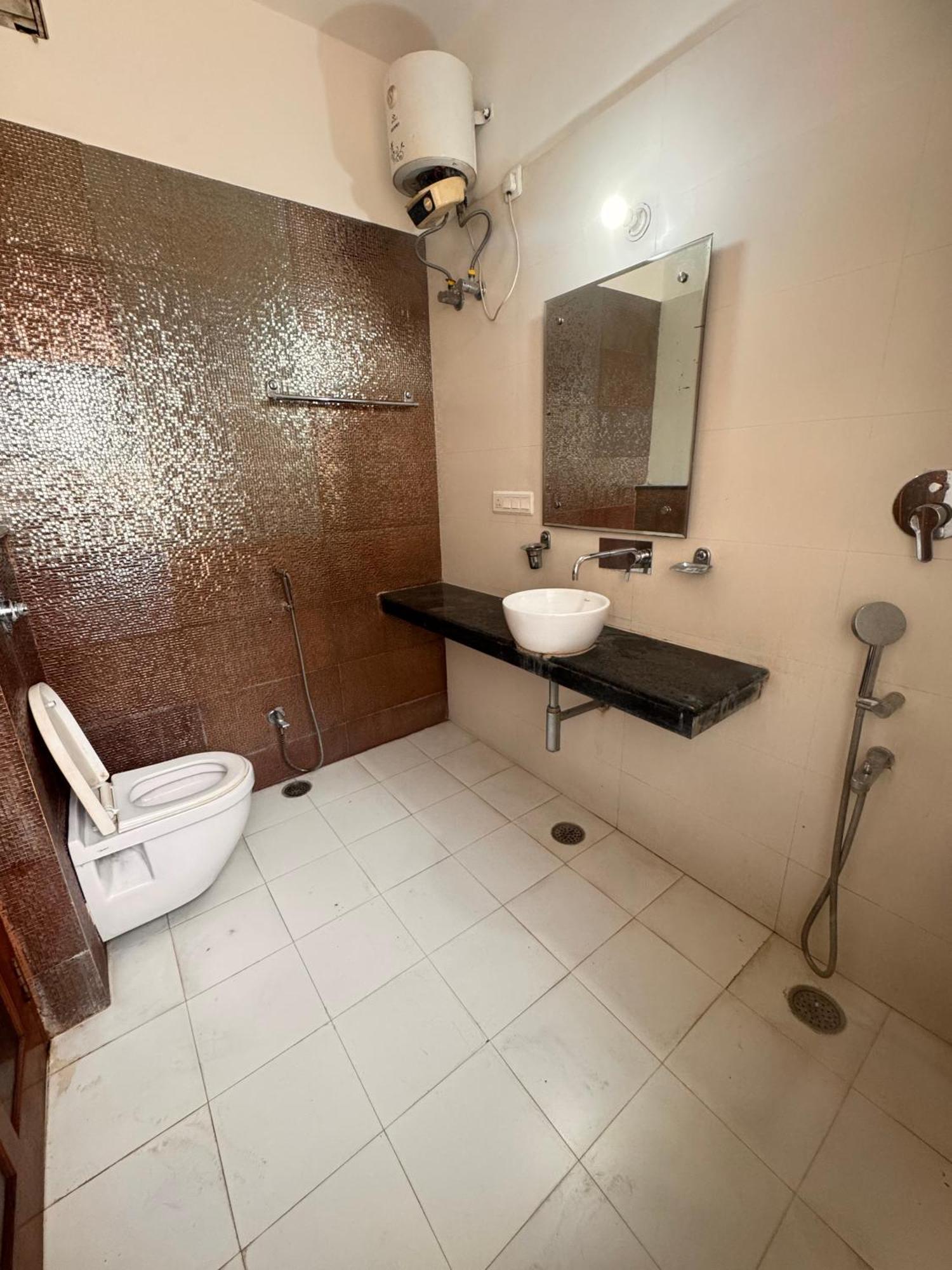 Hl Grand Hotel Lakhnau Kültér fotó