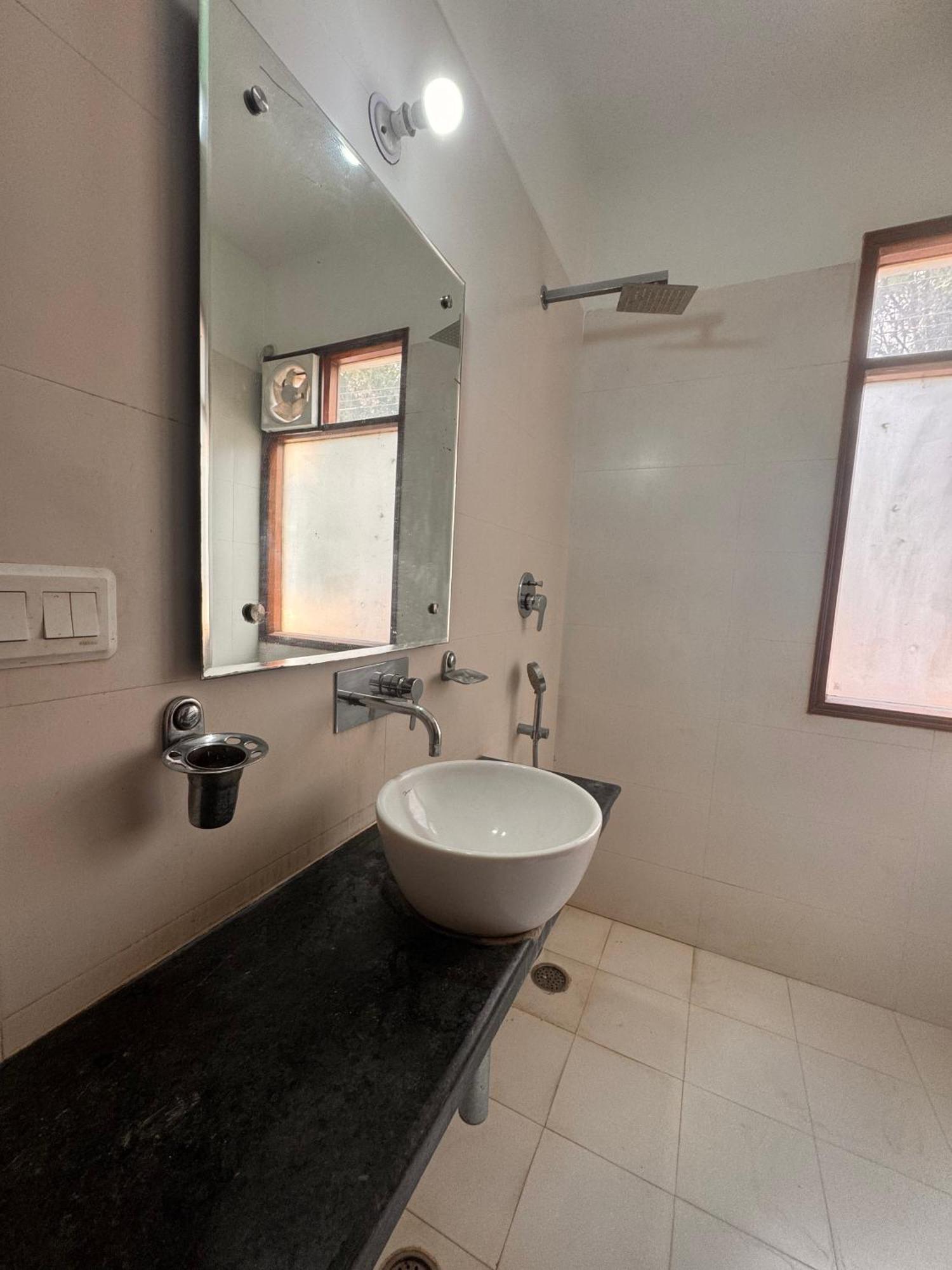 Hl Grand Hotel Lakhnau Kültér fotó